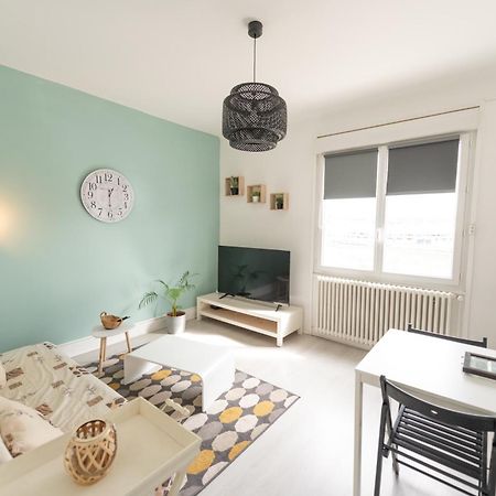 Appartement pratique porte de Lyon Grigny (Rhone) Extérieur photo