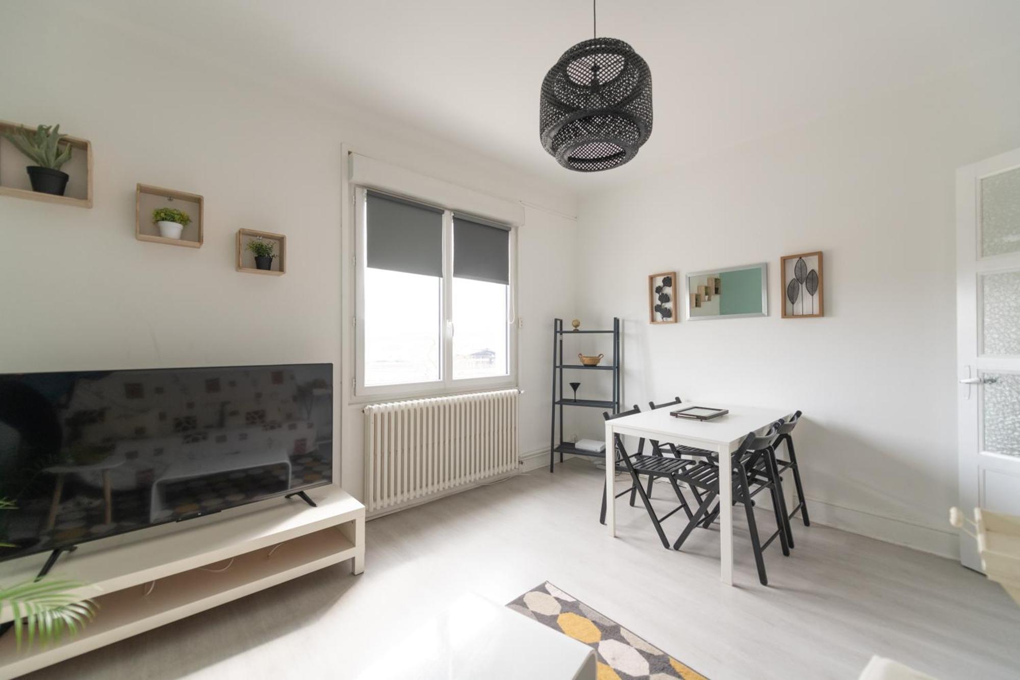 Appartement pratique porte de Lyon Grigny (Rhone) Extérieur photo